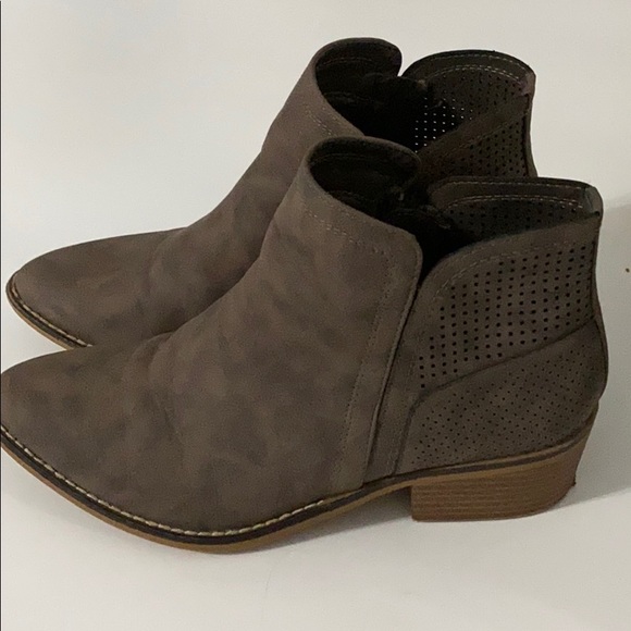 short heel ankle boots